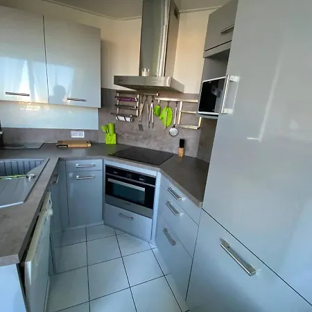 T3 Avec Terrasse, Barbecue Et Parking - 300m Des Commerces, Devant - Fr-1-81-498